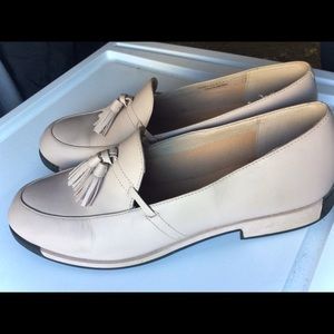 EUC Camper Bowie Tassel Loafers in blush/pink SZ10